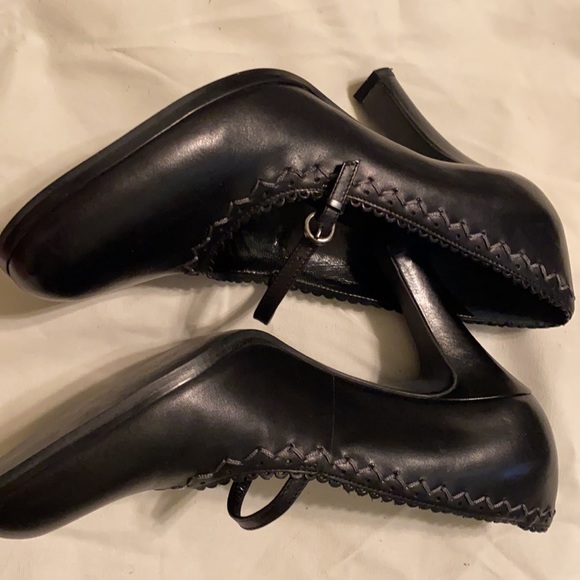 Women’s Size: 7M High black heels - Picture 6 of 13